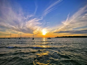 EMILY deluxe SUPERIOR 5 star studio apartment, your piece of heaven with sea & park view